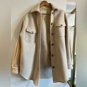Aritzia Ganna Shirt Jacket in XS light oatmeal